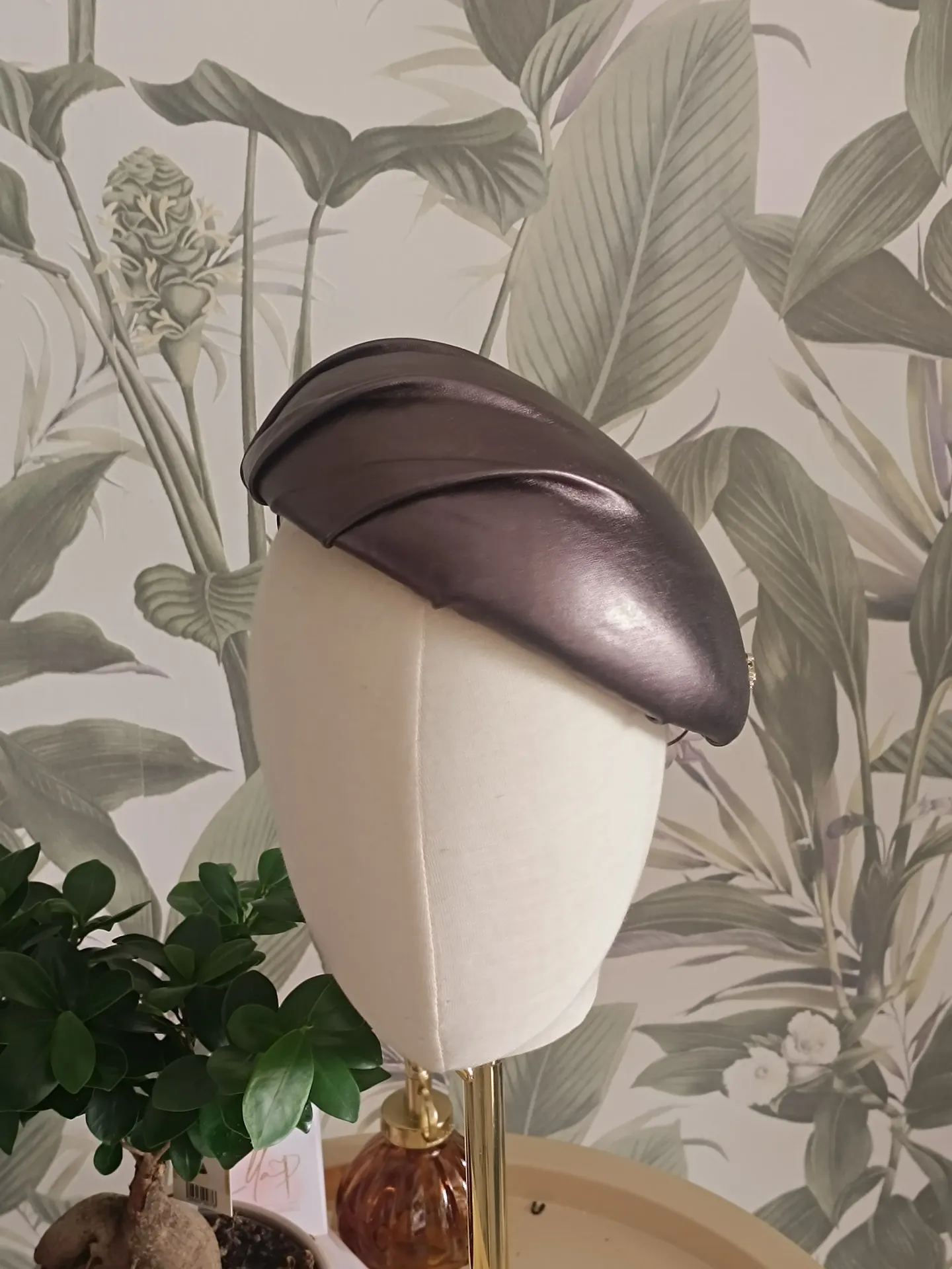 Bibi en cuir - 195 €