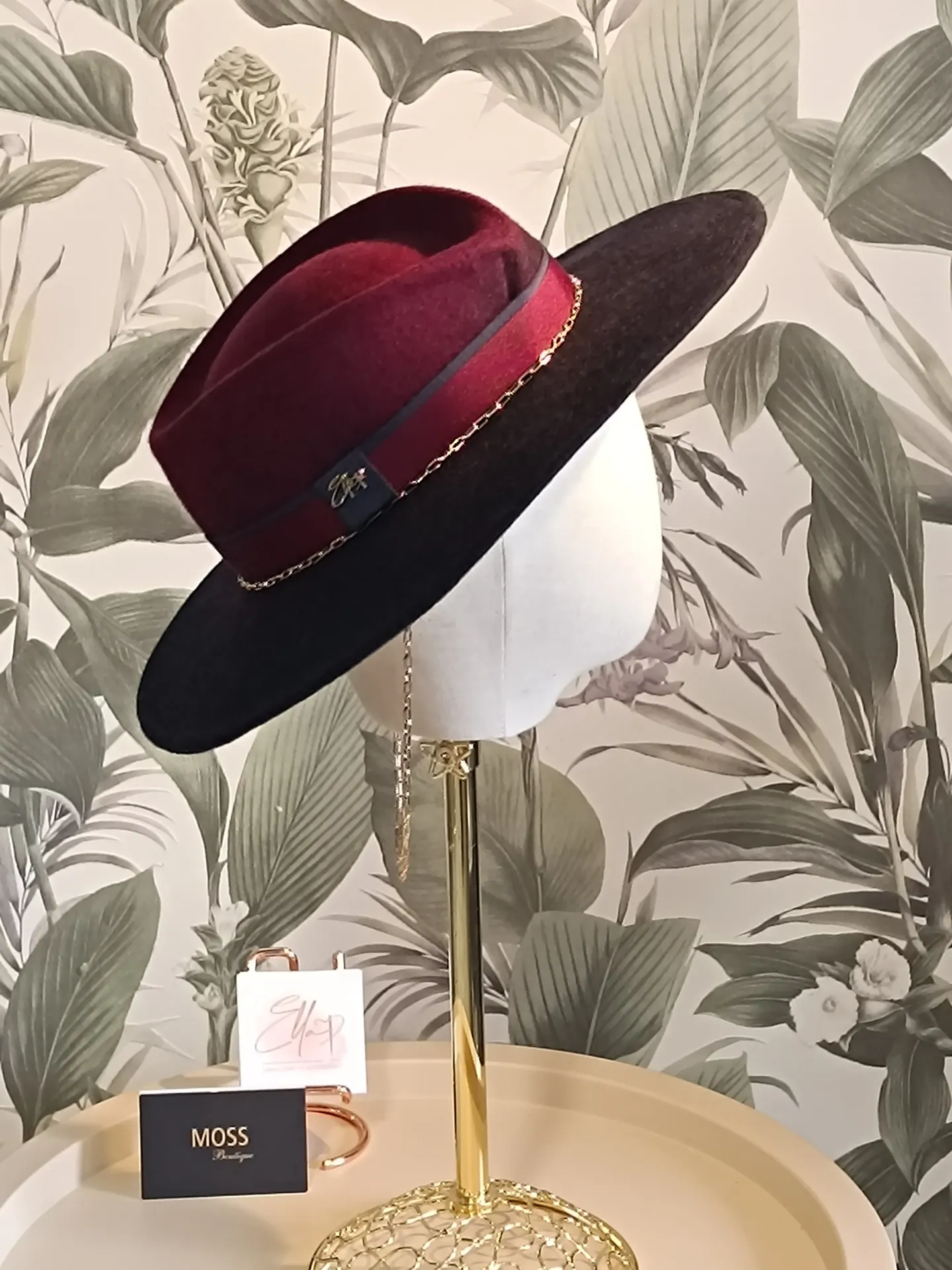 Chapeau bordeaux - 230€