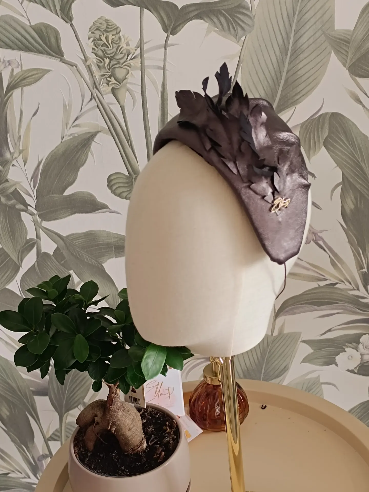 Serre-tête en cuir - 210€